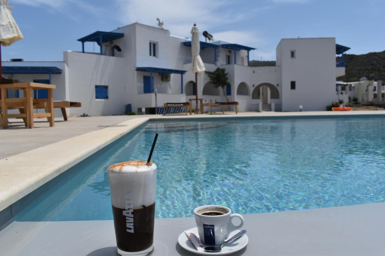 Amodari On The Couette-café